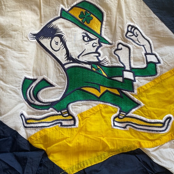 APEX ONE Windbreaker NOTRE DAME FIGHTING IRISH UNIVERSITY  size  Medium  unisex - Picture 10 of 16